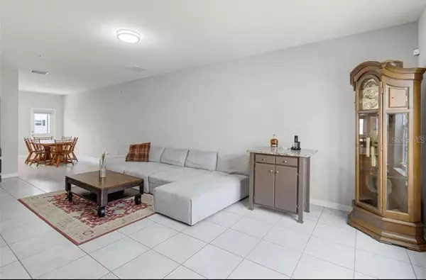Temple Terrace, FL 33617,9203 BELLA TERRAZA WAY