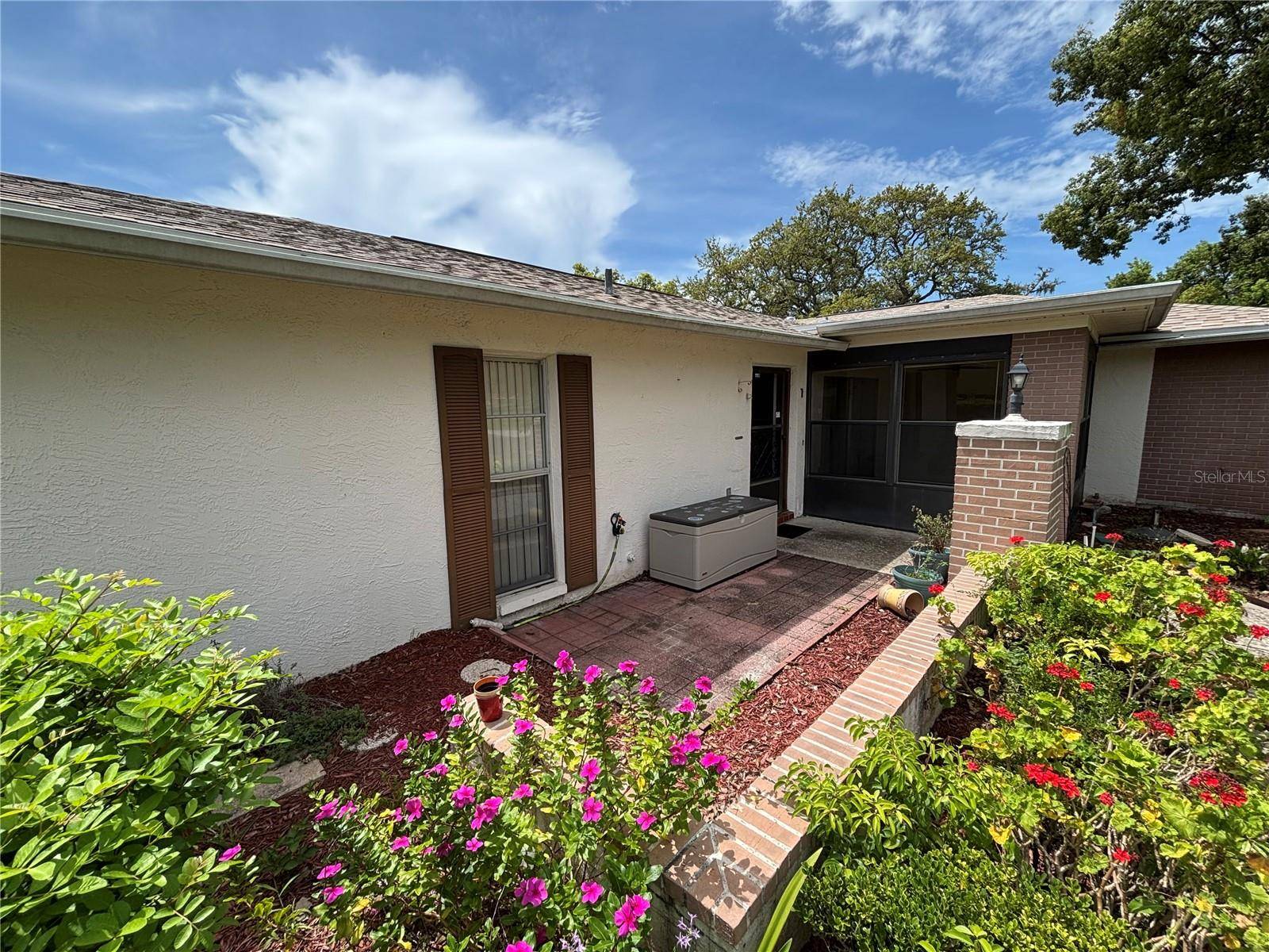Port Richey, FL 34668,8131 BRADDOCK CIR #1