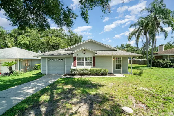 541 COVENTRY CT, Mount Dora, FL 32757