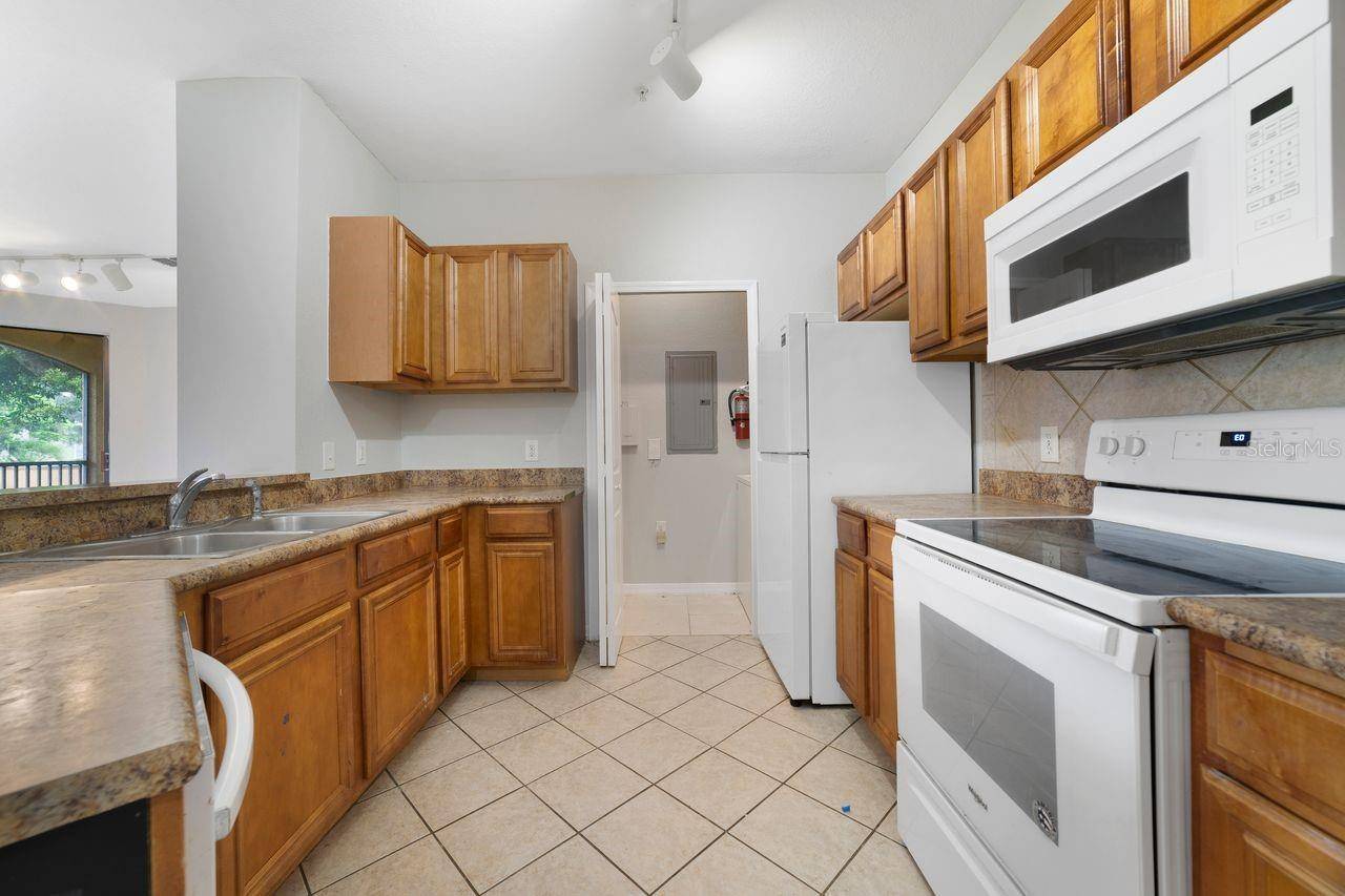 Orlando, FL 32835,6157 METROWEST BLVD #108