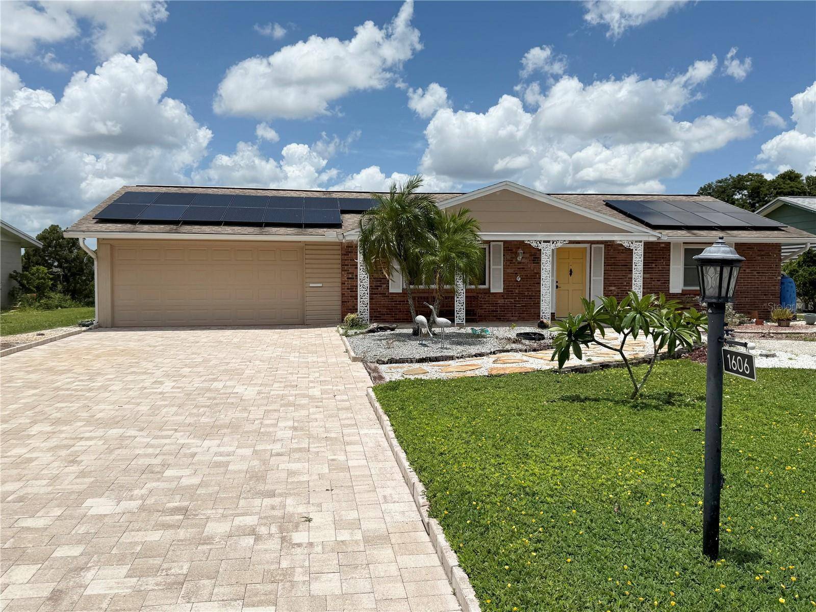 1606 N PEBBLE BEACH BLVD, Sun City Center, FL 33573