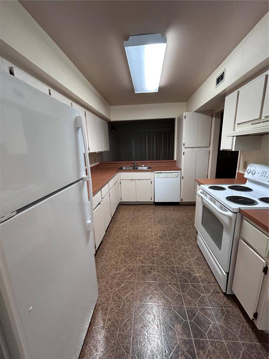 Orlando, FL 32804,714 EDGEWATER DR #1A