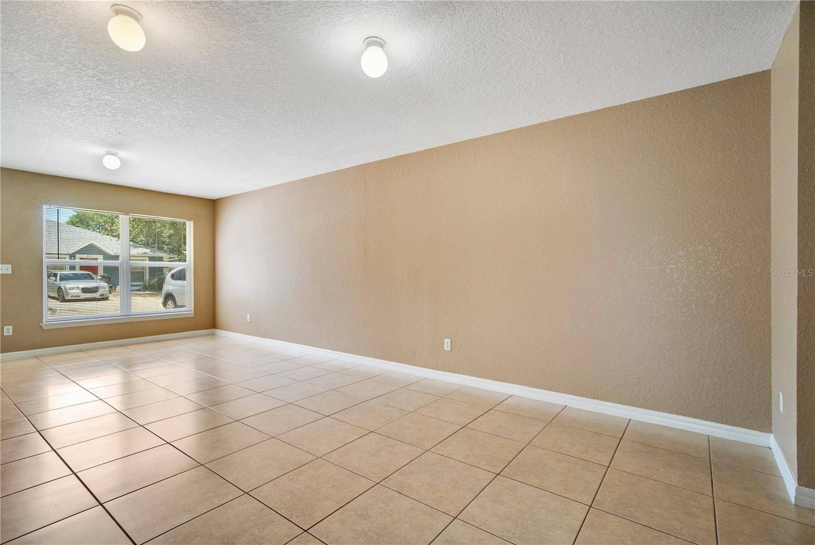 Oviedo, FL 32765,825 DOUGLASS AVE