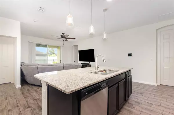 Sanford, FL 32773,3833 LOON LN