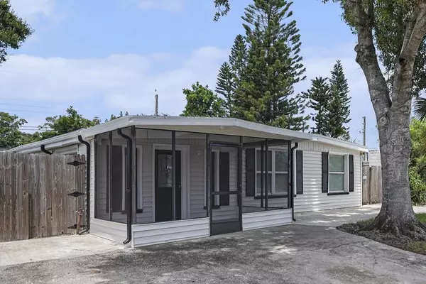 9370 83RD ST, Seminole, FL 33777