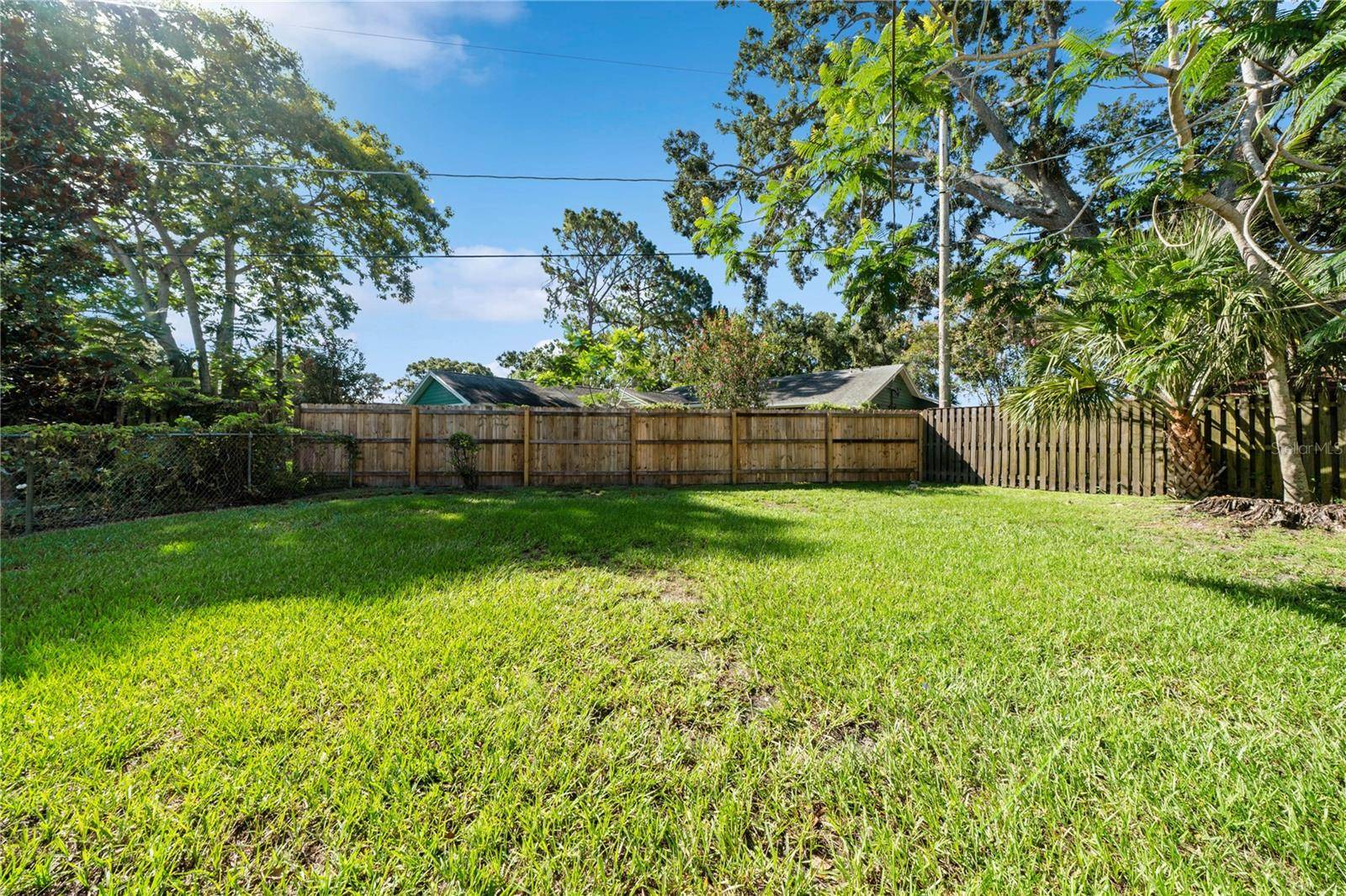 Tampa, FL 33618,10403 LAKE CARROLL WAY