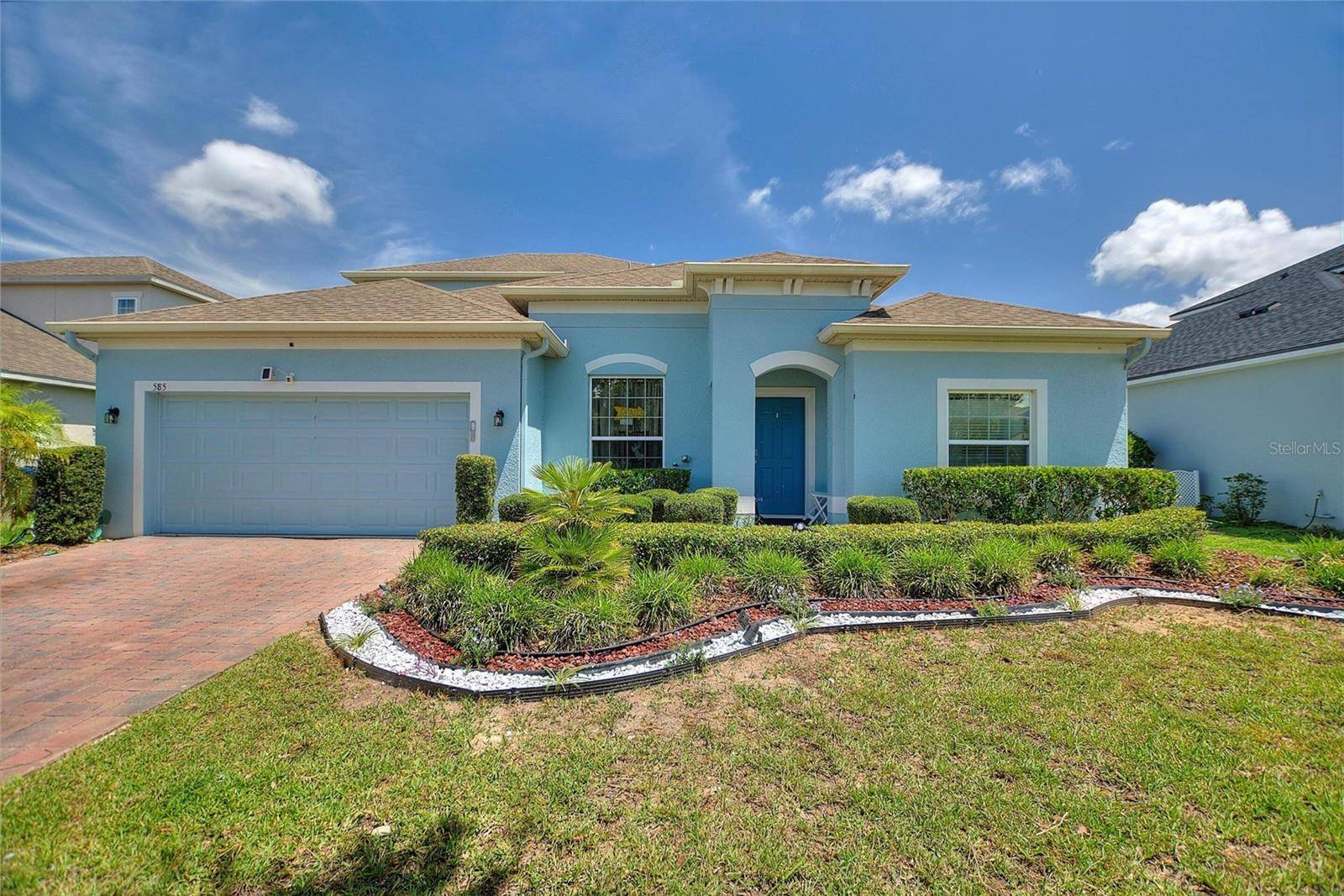 585 BLUE CYPRESS DR, Groveland, FL 34736