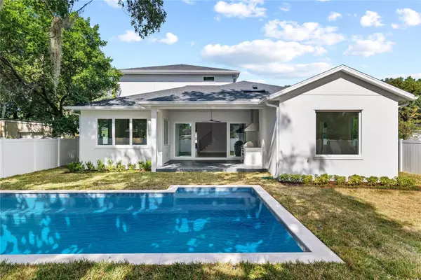 Orlando, FL 32804,910 GOLFVIEW ST