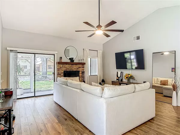 Winter Springs, FL 32708,718 LAKESIDE DR