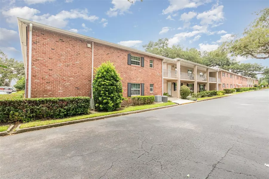 2500 LEE RD #IT237, Winter Park, FL 32789