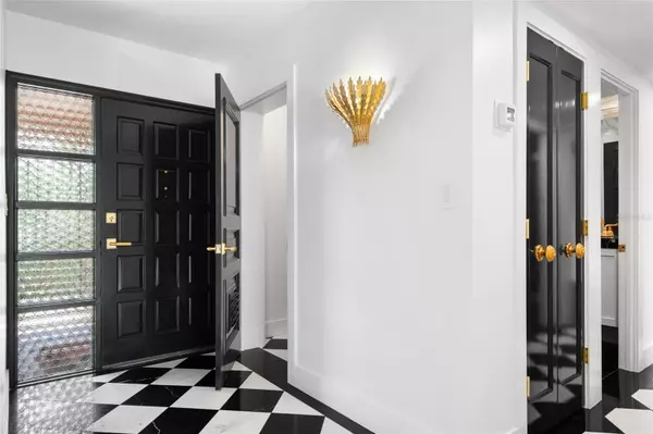 Winter Park, FL 32789,100 S INTERLACHEN AVE #404