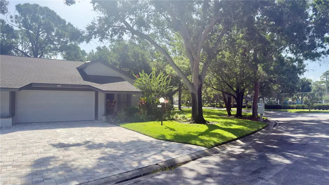 4765 OAK FOREST DR W #47, Sarasota, FL 34231
