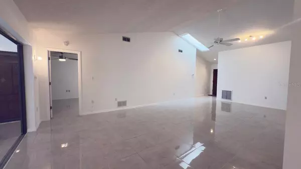 Sarasota, FL 34231,4765 OAK FOREST DR W #47