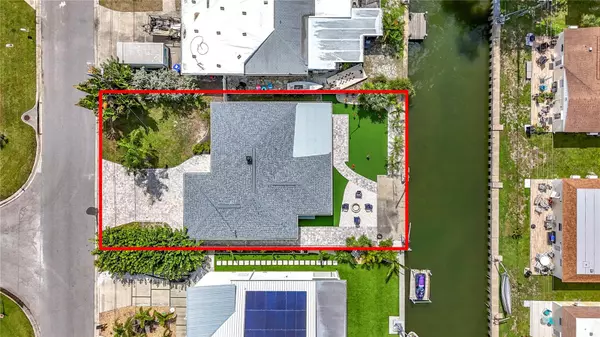 Dunedin, FL 34698,572 BAYWOOD DR N