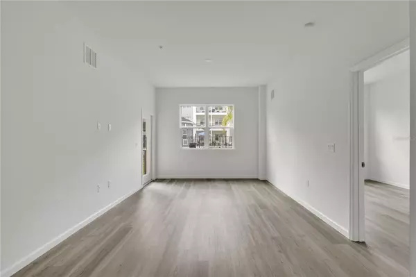 Orlando, FL 32809,1230 SOUTHSTATION PL #105