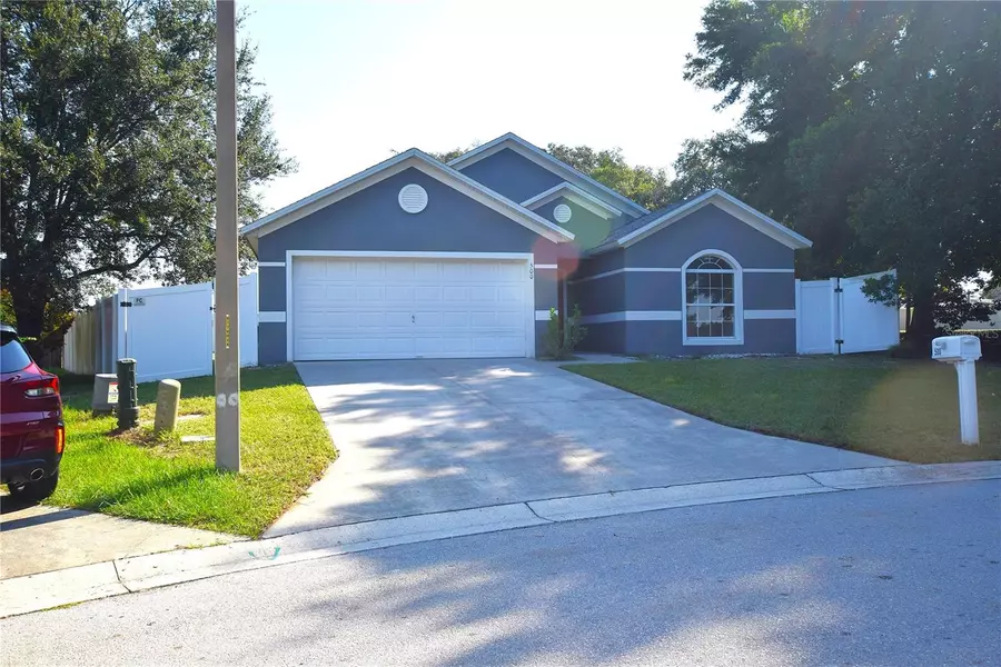 500 LAKE CHARLES DR, Davenport, FL 33837