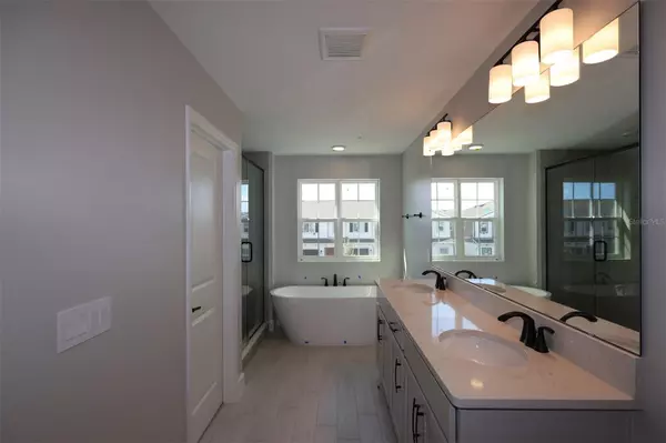 St Cloud, FL 34772,5087 RAIN SHADOW DR