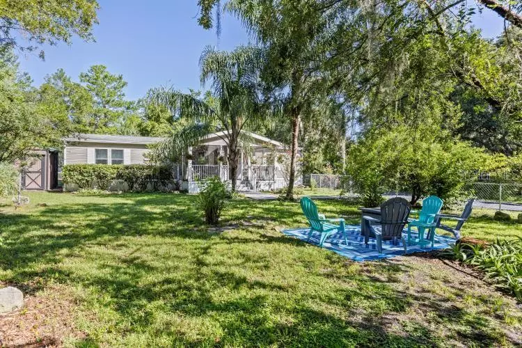 Paisley, FL 32767,42323 PINE VALLEY DR