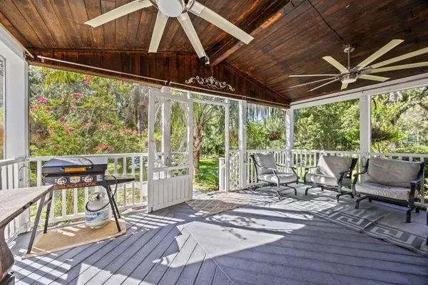 Paisley, FL 32767,42323 PINE VALLEY DR