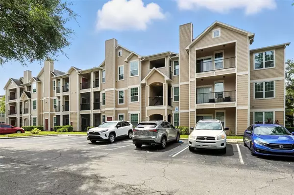 1990 ERVING CIR #104,  Ocoee,  FL 34761