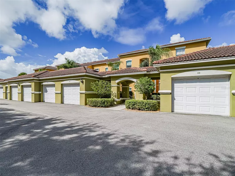 5090 FAIRWAYS CIR #H206, Vero Beach, FL 32967