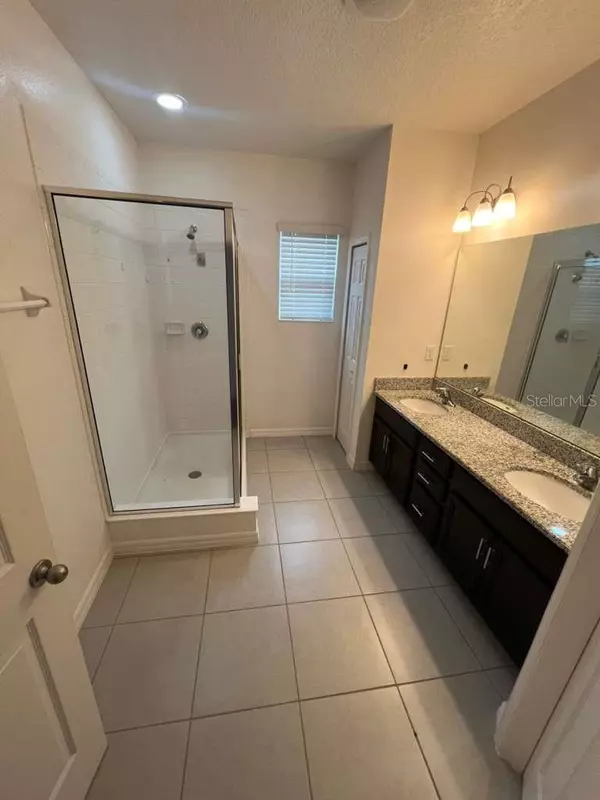 Apopka, FL 32703,1008 E 10TH ST