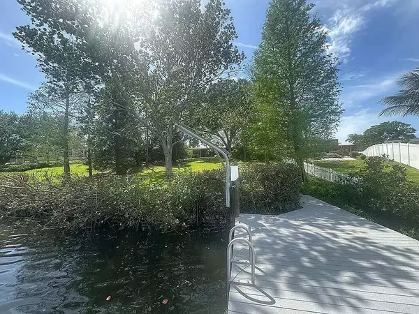 Largo, FL 33771,563 GERSHWIN DR