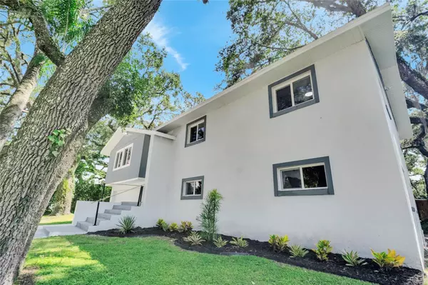 Altamonte Springs, FL 32714,719 LITTLE WEKIVA CIR