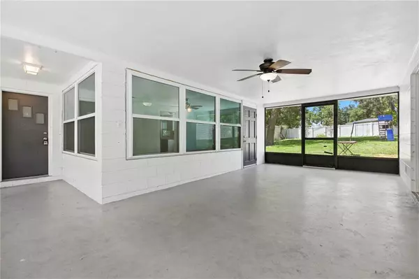 Eustis, FL 32726,1042 N MAGNOLIA CIR