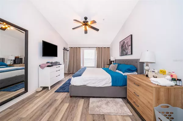 Orlando, FL 32835,6080 TWAIN ST #102