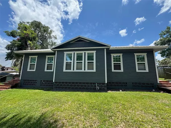 215 NE 10TH AVE, Ocala, FL 34470