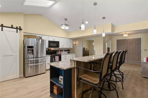 Deltona, FL 32725,579 W KINGWAY DR