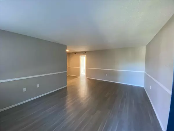 Titusville, FL 32780,955 KNOX MC RAE DR #6