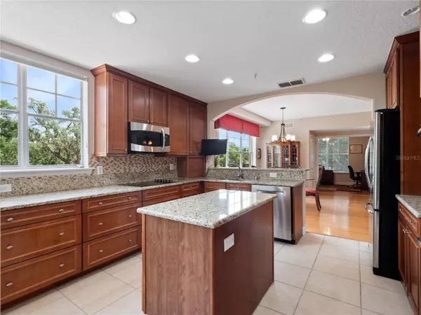 Altamonte Springs, FL 32714,910 LOTUS VISTA DR #201