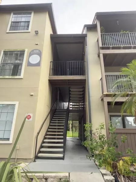 208 AFTON SQ #204, Altamonte Springs, FL 32714