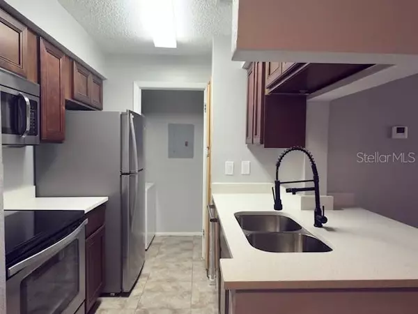 Altamonte Springs, FL 32714,208 AFTON SQ #204