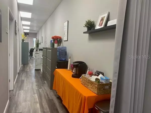 Orlando, FL 32817,10691 E COLONIAL DR