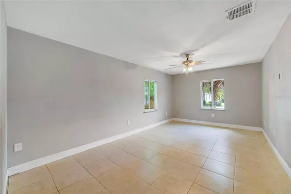 Tavares, FL 32778,710 W ALFRED ST