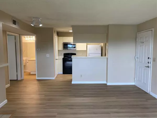 Altamonte Springs, FL 32701,380 LAKE ONTARIO CT #303