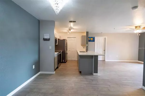 Orlando, FL 32811,5471 VINELAND RD #7208