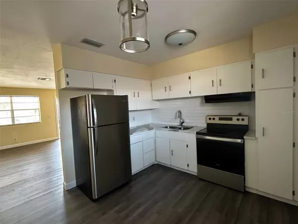 Daytona Beach, FL 32117,820 STATE AVE #4