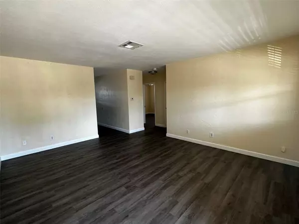 Daytona Beach, FL 32117,820 STATE AVE #4