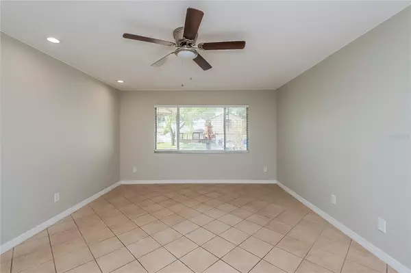 Seffner, FL 33584,3103 APRICOT ST