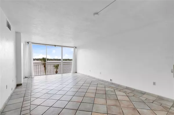 Winter Park, FL 32789,690 OSCEOLA AVE #407