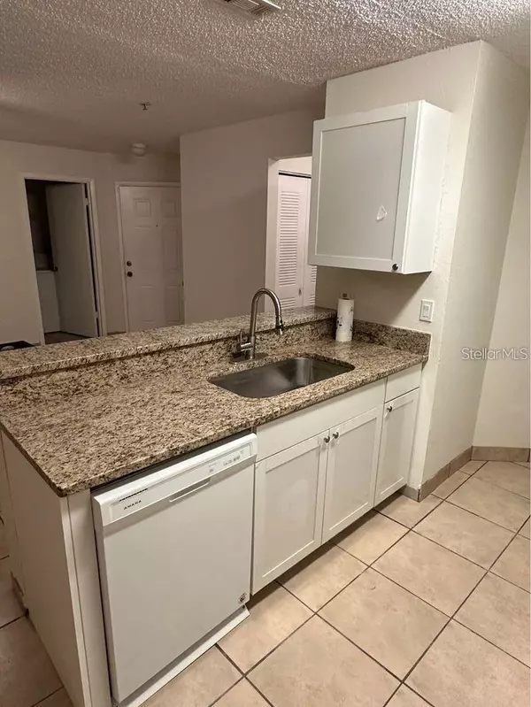 Altamonte Springs, FL 32714,976 LEEWARD PL #103