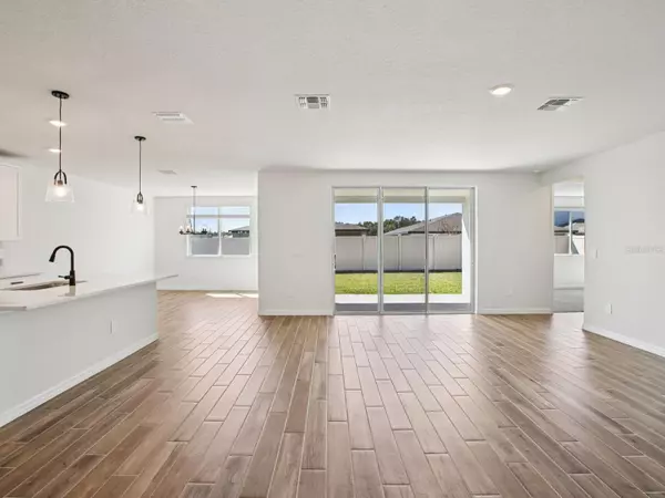 Zephyrhills, FL 33541,1751 DRAUGHTON DR