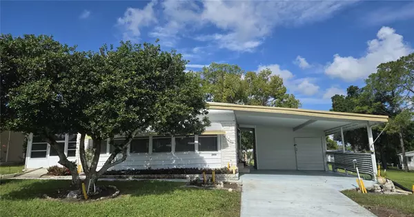 2100 WAX MYRTLE DR #GE, Zellwood, FL 32798