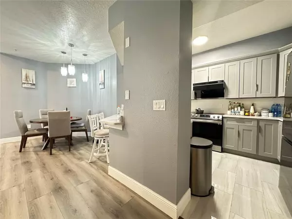 Orlando, FL 32811,5554 METROWEST BLVD #312