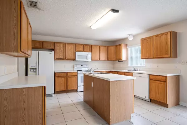 Deltona, FL 32738,681 COURTLAND BLVD