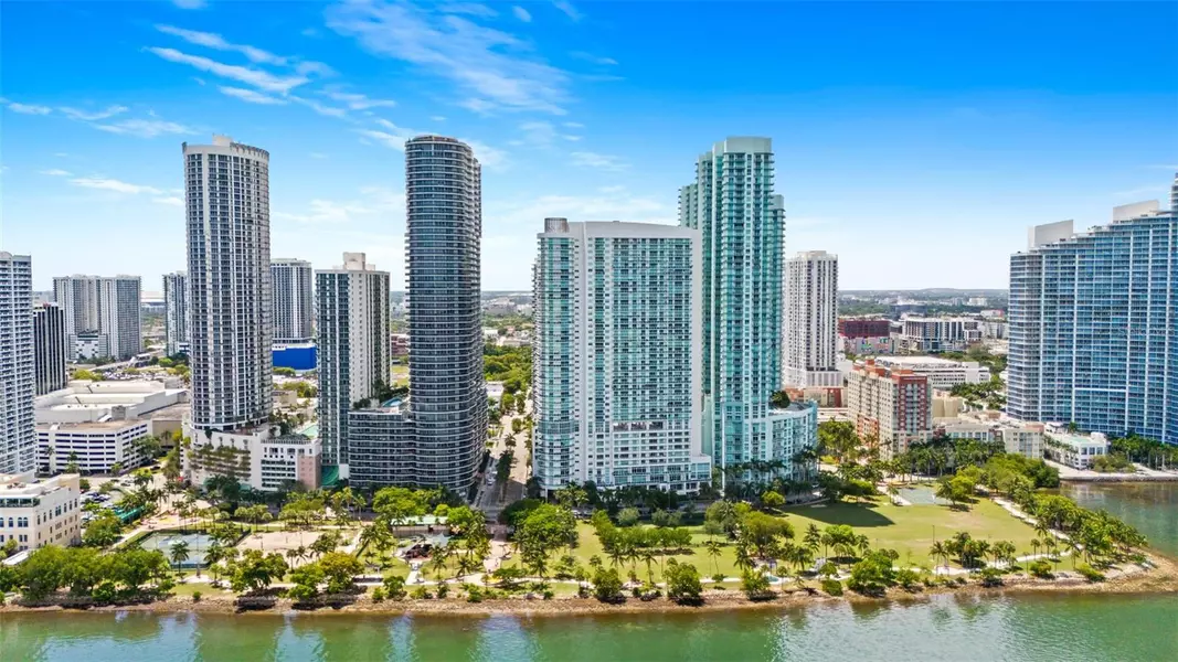 1800 N BAYSHORE DR #3704, Miami, FL 33132